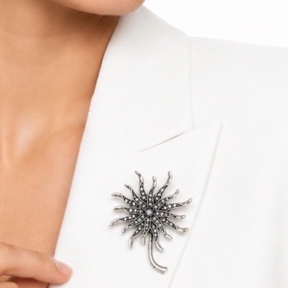 Silver Tone Flower Brooch Grey Black Rhinestone Sunburst Floral Pin Vintage J-01